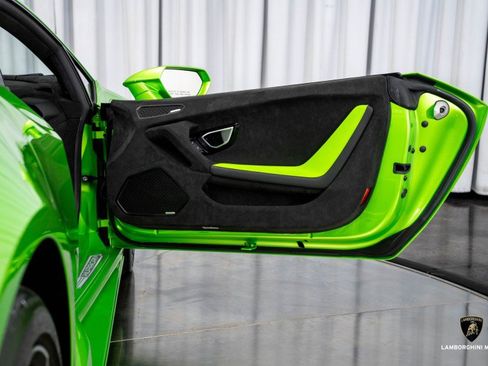 Used 2023 Lamborghini Huracan Tecnica image 39