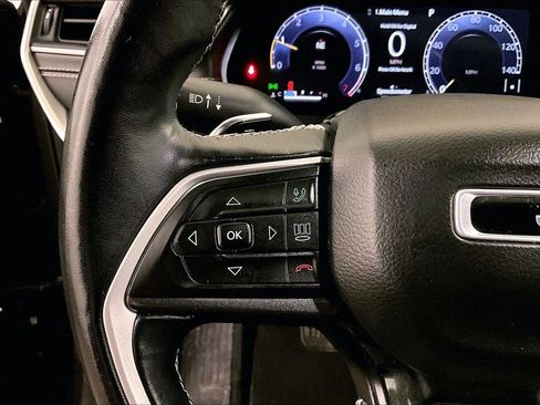 Used 2021 Jeep Grand Cherokee L Laredo w/ Luxury Tech Group I image 17