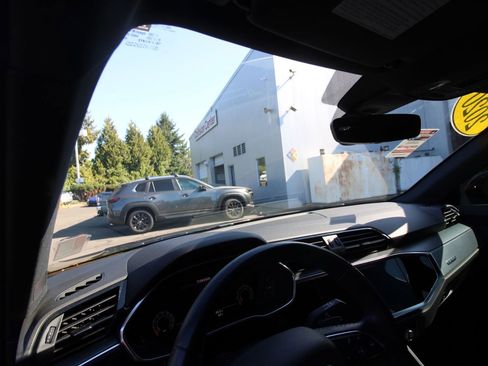 Used 2020 Audi Q3 2.0T Premium Plus image 12