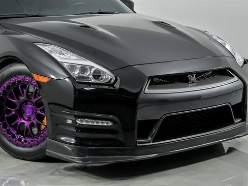 Used 2016 Nissan GT-R Black Edition AWD/4WD image 3