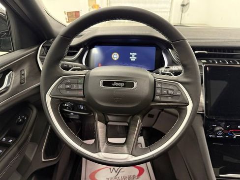 New 2025 Jeep Grand Cherokee L Limited w/ Luxury Tech Group II image 19