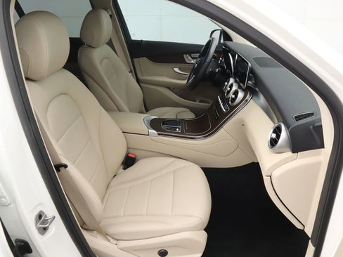 Certified 2022 Mercedes-Benz GLC 300 image 20