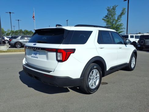 New 2026 Ford Explorer Active RWD image 3