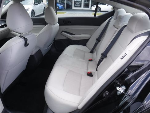 Used 2025 Nissan Altima 2.5 SV AWD/4WD image 8