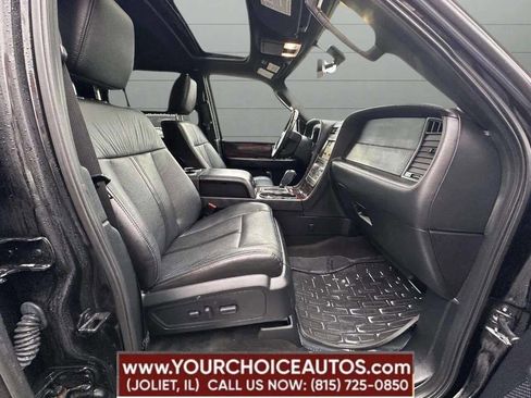 Used 2017 Lincoln Navigator Reserve image 9
