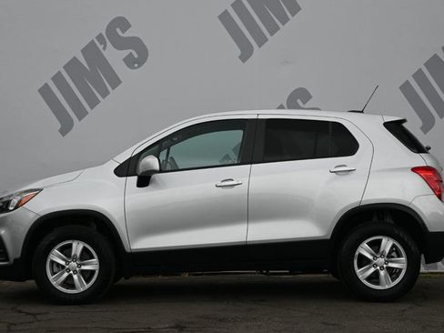 Used 2022 Chevrolet Trax LS w/ Tint and Cruise Package AWD/4WD image 6