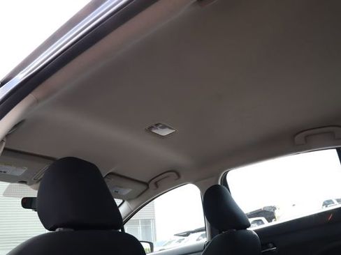 Used 2025 Nissan Versa SV FWD image 18