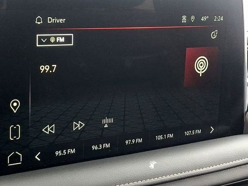 Used 2023 GMC Yukon XL SLT image 16