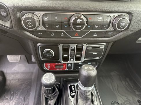 New 2025 Jeep Wrangler Willys image 30