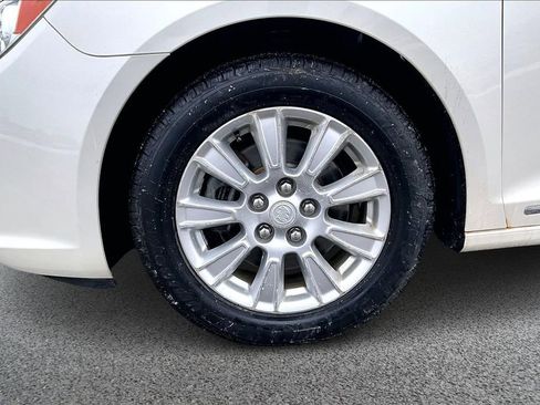 Used 2011 Buick LaCrosse CXL image 32
