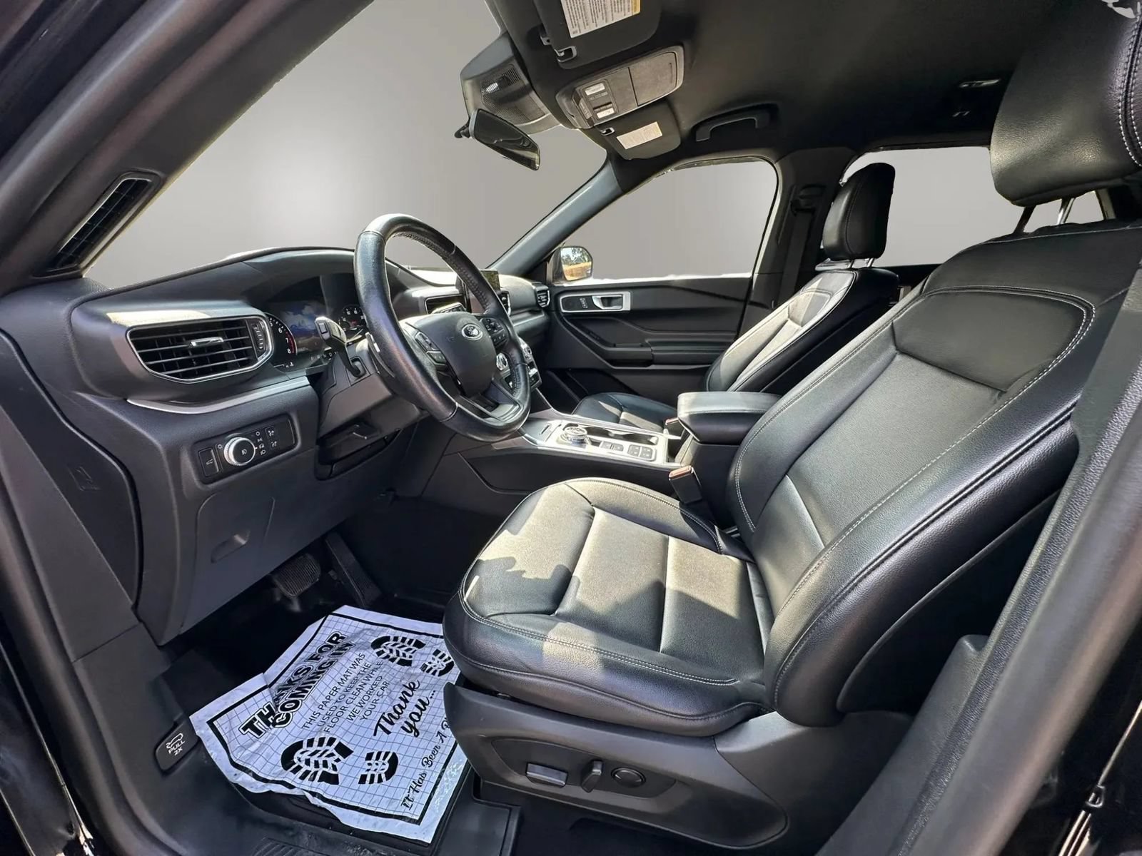 Used 2020 Ford Explorer XLT w/ Equipment Group 202A RWD image 9