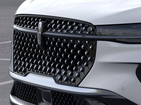 New 2026 Lincoln Nautilus Premier image 17