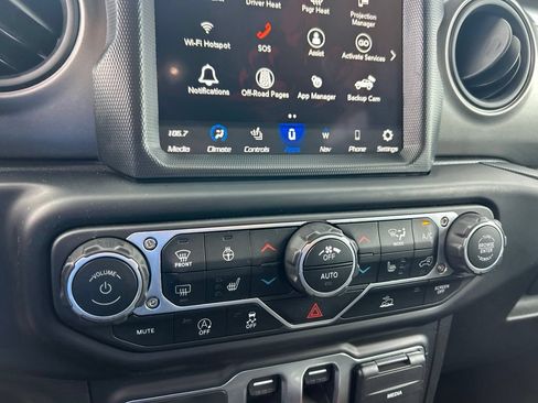 Used 2023 Jeep Wrangler Sport AWD/4WD image 34
