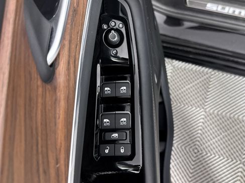 Used 2023 Jeep Grand Cherokee L Summit AWD/4WD image 28