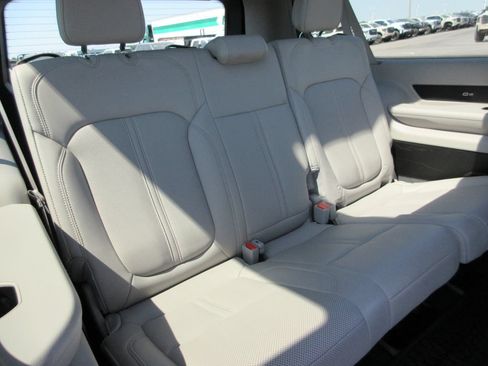 Used 2023 Jeep Wagoneer L Series II w/ Premium Group I AWD/4WD image 26