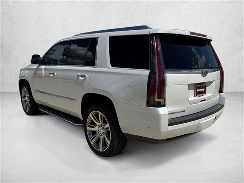 Used 2020 Cadillac Escalade Premium Luxury RWD image 8