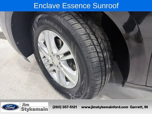 Used 2021 Buick Enclave Essence w/ Sound and Sites Package FWD image 3