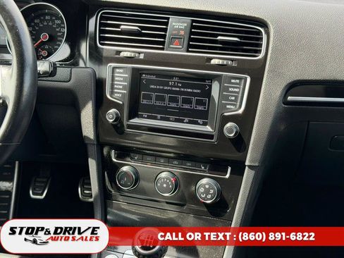 Used 2015 Volkswagen GTI SE w/ Lighting Package (SEL) FWD image 10