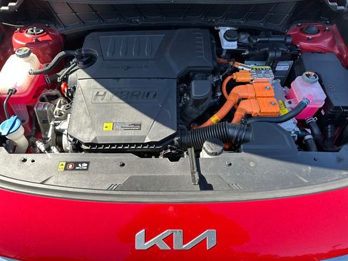 Used 2023 Kia Niro SX Touring FWD image 10