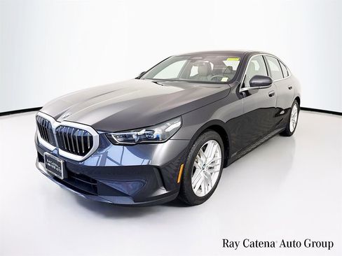 Used 2024 BMW 540i xDrive w/ Premium Package image 3