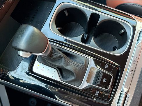 Used 2022 Kia Carnival SX image 30