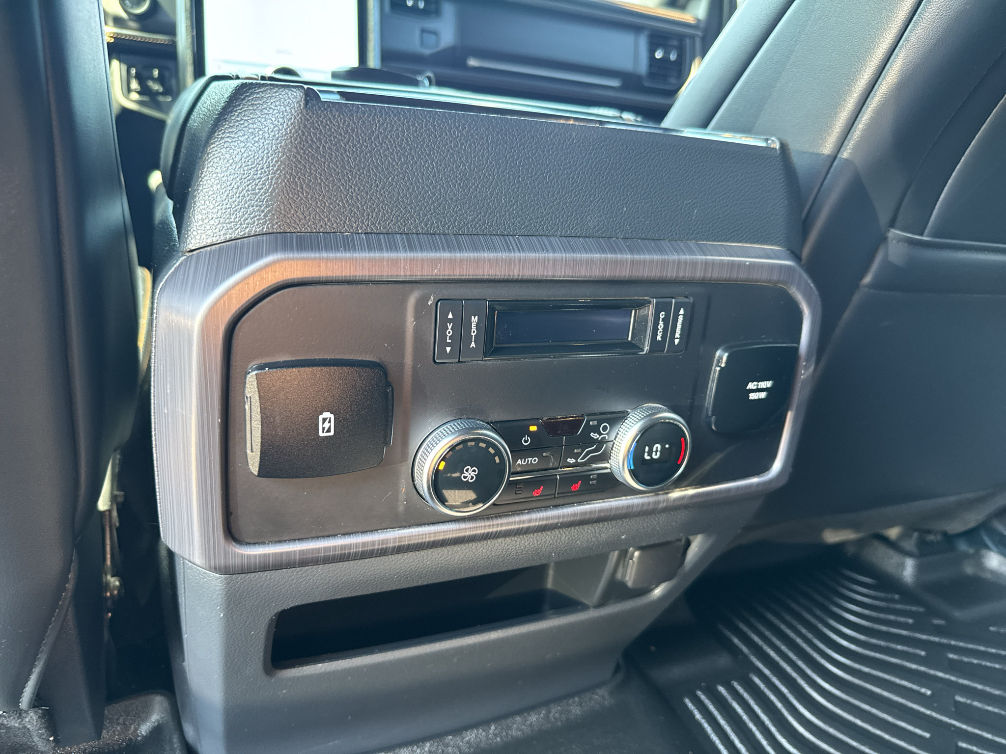 Used 2024 Ford Expedition Platinum AWD/4WD image 6