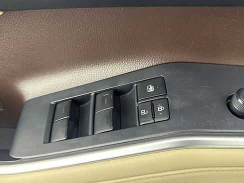 Used 2022 Toyota Highlander XLE image 13