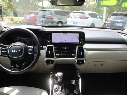 Certified 2022 Kia Sorento SX FWD image 25