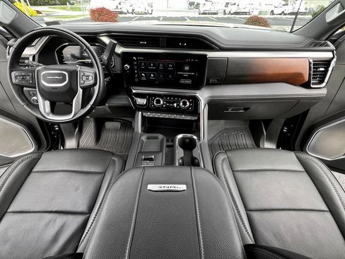 Used 2025 GMC Sierra 2500 Denali image 19