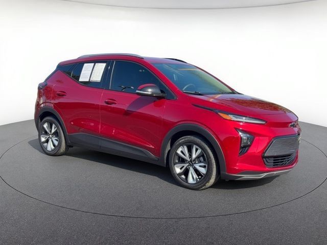 Used 2023 Chevrolet Bolt EUV LT w/ Convenience Package FWD image 7