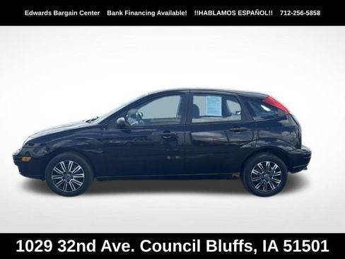 Used 2005 Ford Focus ZX5 Hatchback FWD image 4