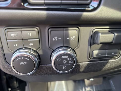 New 2026 GMC Yukon Elevation w/ Elevation Premium Package AWD/4WD image 16