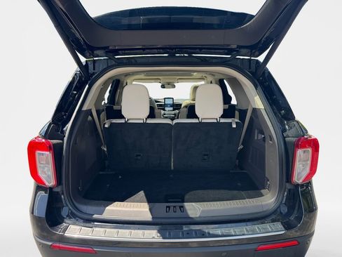Used 2020 Ford Explorer Platinum w/ Premium Technology Package AWD/4WD image 23