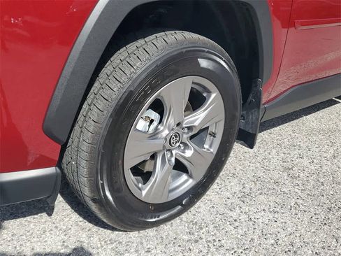 Used 2025 Toyota RAV4 XLE w/ Convenience Package image 5