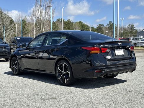 Used 2024 Nissan Altima 2.5 SR w/ SR Premium Package image 23