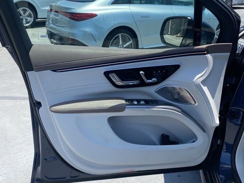 Used 2023 Mercedes-Benz EQS 450+ 4MATIC SUV w/ AMG Line Exterior Package image 9