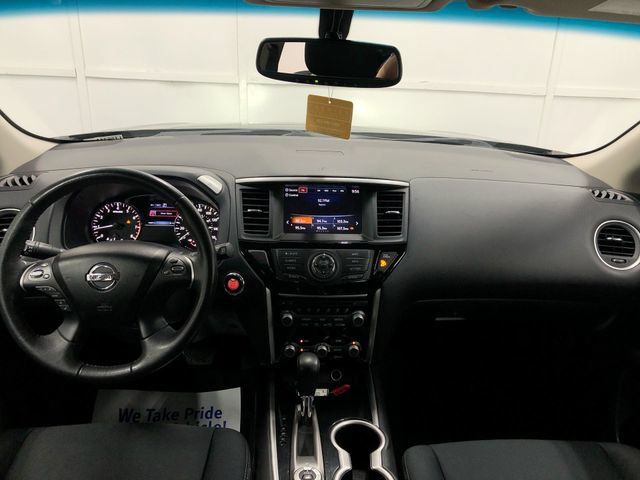Used 2017 Nissan Pathfinder SV AWD/4WD image 14