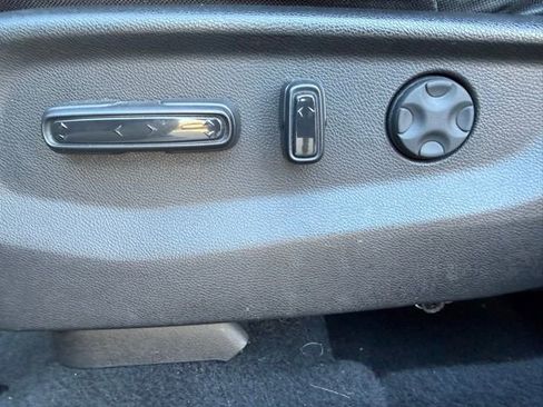 Used 2019 Honda CR-V EX image 17