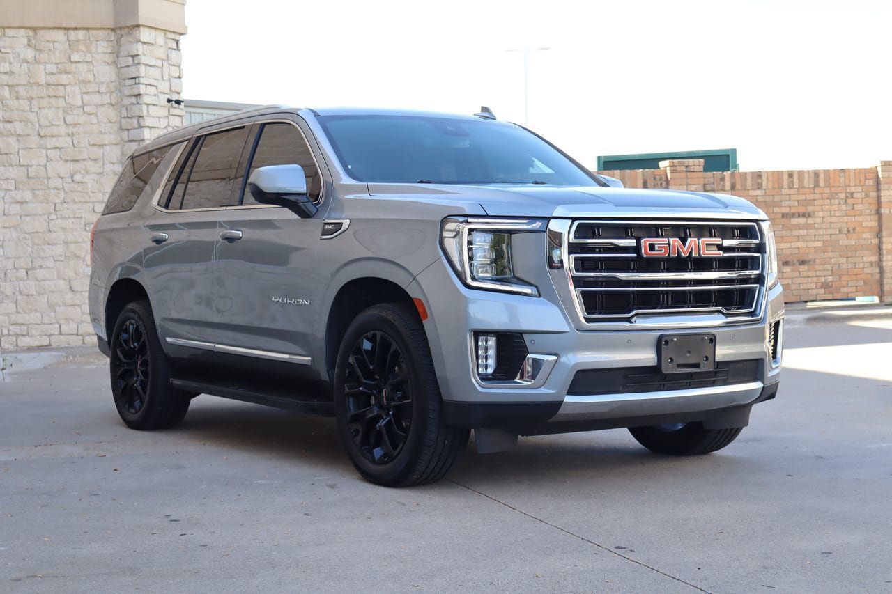 Used 2023 GMC Yukon SLT AWD/4WD image 2