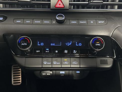 Used 2025 Hyundai Elantra SEL FWD image 26