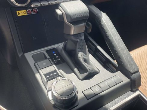 New 2026 Toyota 4Runner Limited AWD/4WD image 16