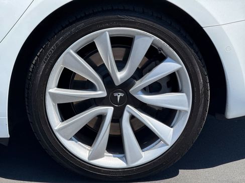 Used 2020 Tesla Model 3 Standard Range RWD image 28