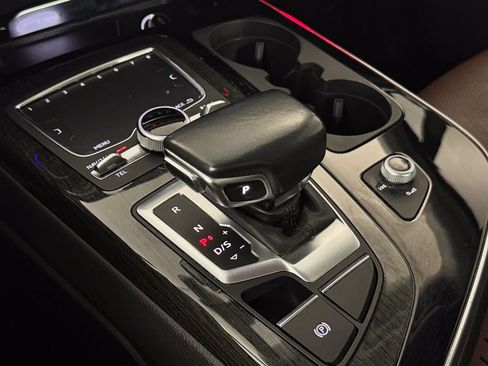 Used 2019 Audi Q7 3.0T Prestige w/ Prestige Package AWD/4WD image 23