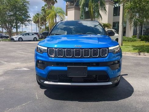 Used 2024 Jeep Compass Limited w/ Elite Group AWD/4WD image 3