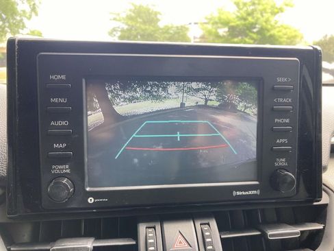 Used 2020 Toyota RAV4 XLE Premium FWD image 14