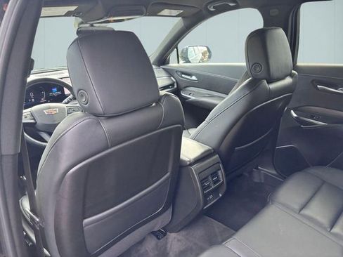 Used 2025 Cadillac XT4 Premium Luxury image 23