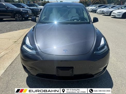 Used 2024 Tesla Model Y Long Range AWD/4WD image 25