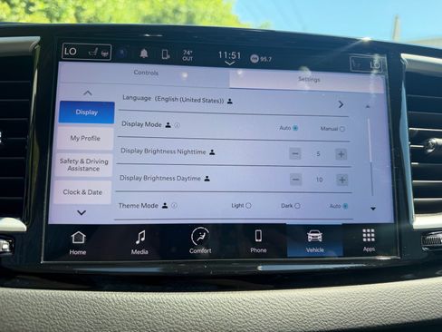 Used 2024 Chrysler Pacifica Touring-L FWD image 44