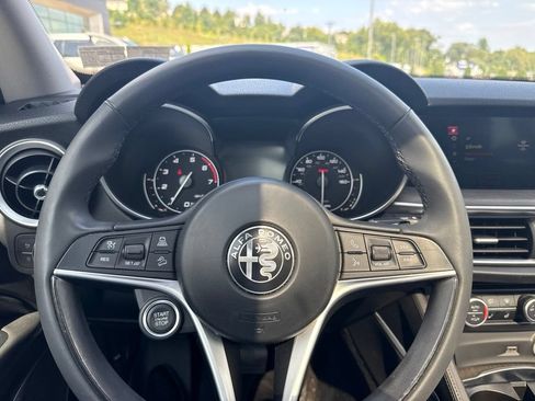 Used 2018 Alfa Romeo Stelvio Ti AWD/4WD image 12
