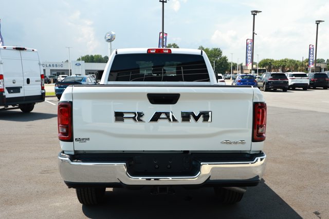 Used 2025 RAM 2500 Tradesman w/ Chrome Appearance Group AWD/4WD image 7